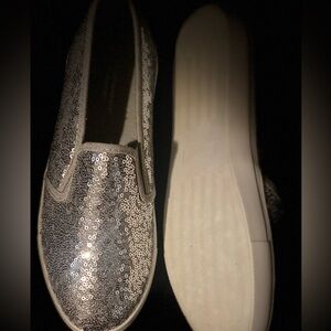 Cloudwalkers by Avenue.                               Silver sequins Size 10